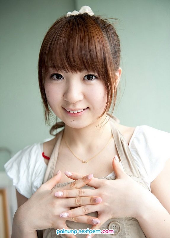 JAV idol Hitomi Fujiwara có khuôn mặt baby quá