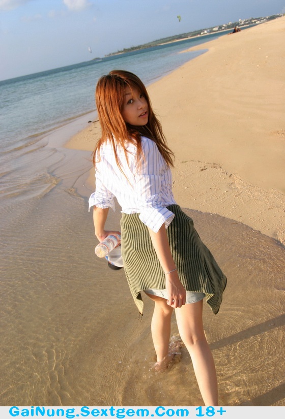 Tung tăng vui chơi bãi biển cùng Nagisa Sasaki
